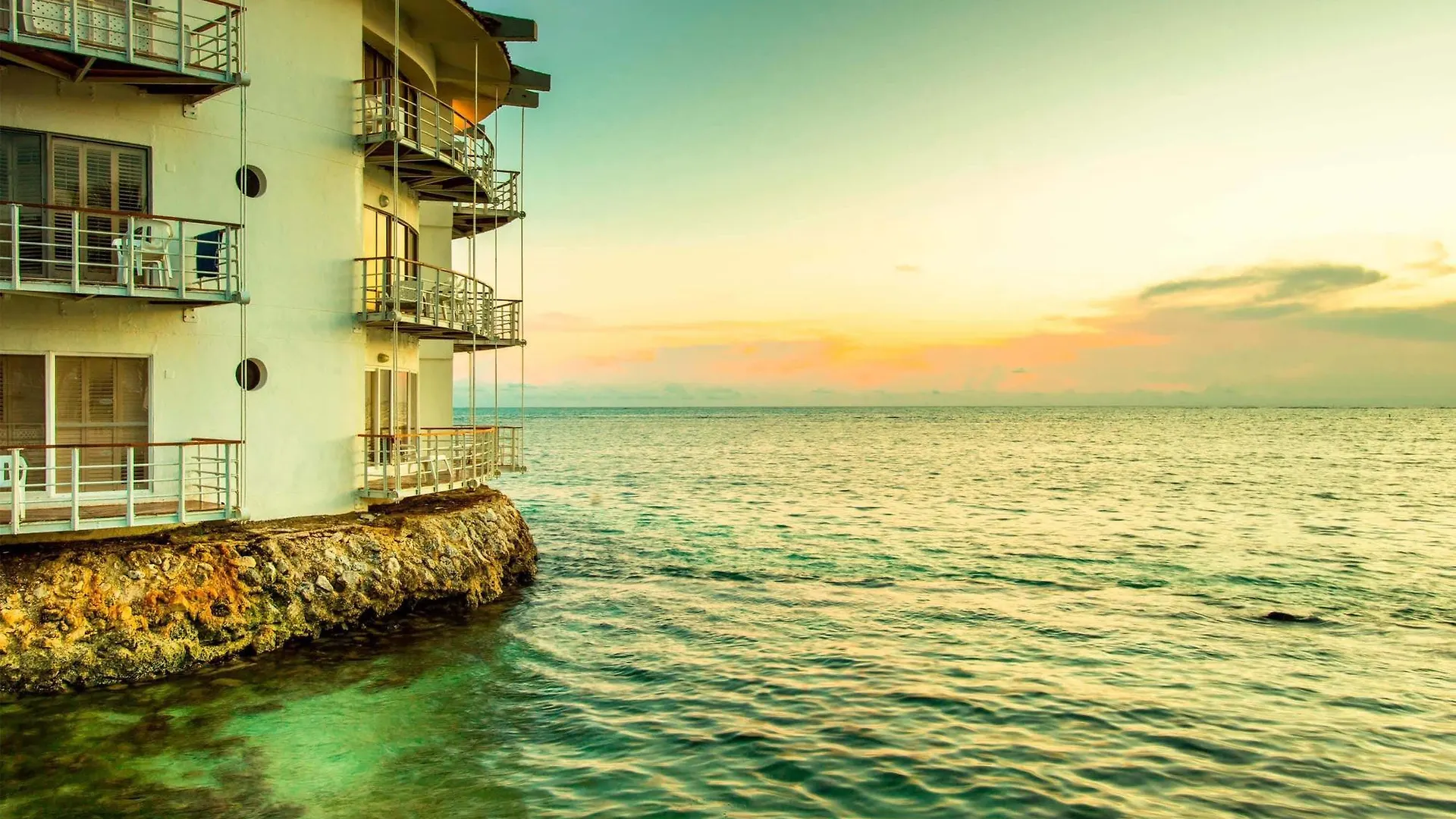 Decameron Aquarium San Andrés Resort
